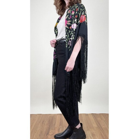 Vintage Piano Shawl Embroidered Floral Silk Fringe Witchy Boho Bohemian Manila - Picture 12 of 14
